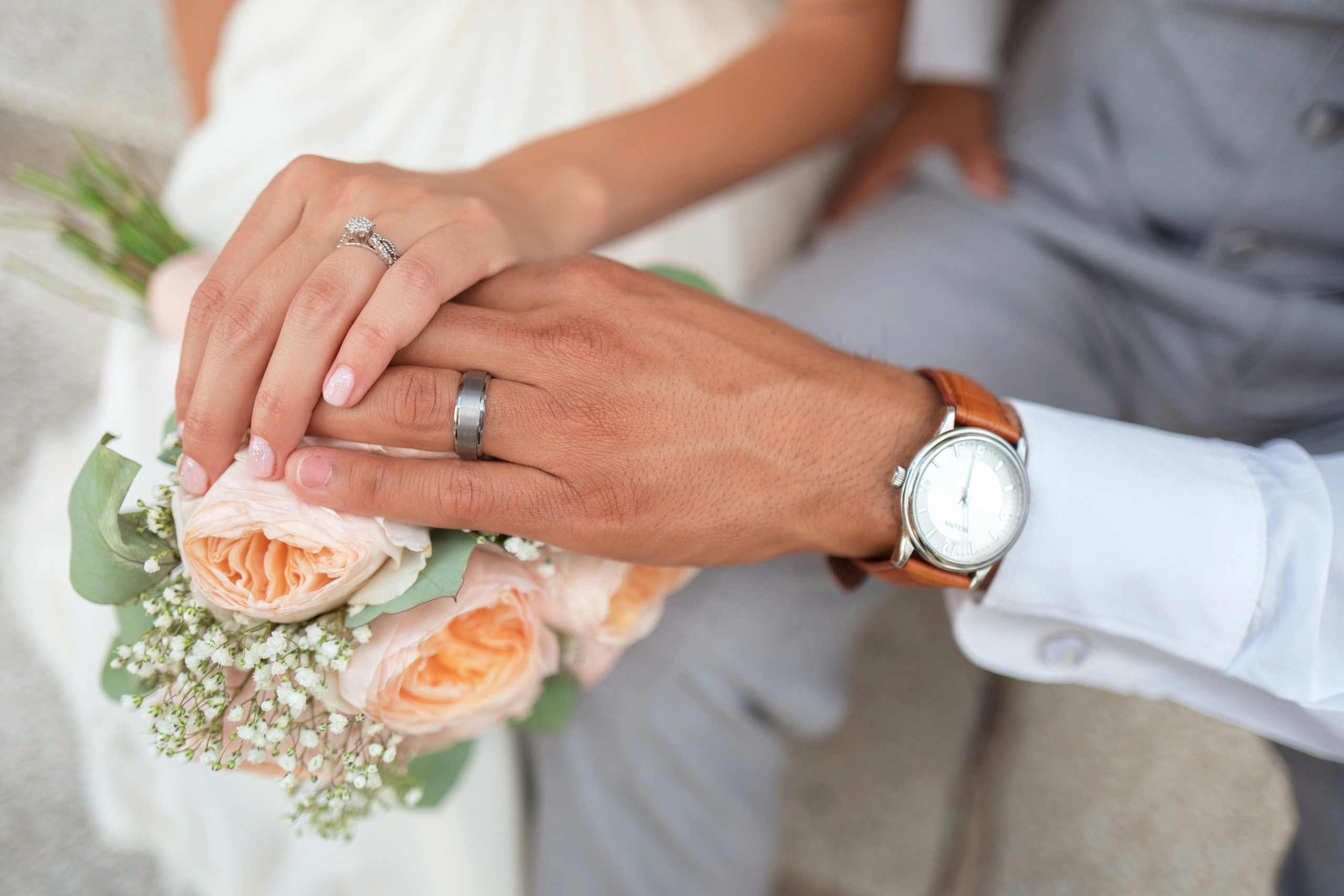 Orange is one of the favourite colors for wedding traditions in Spain